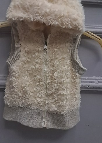 Kız Çocuk Bej Kürklü Triko Yelek - Görsel 8