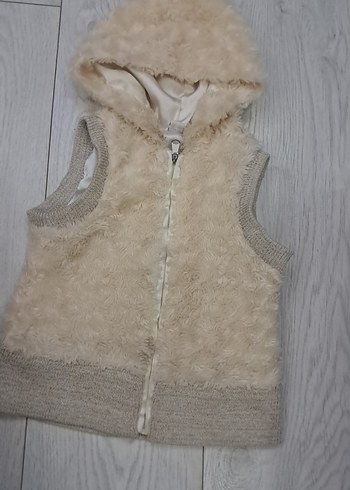 Kız Çocuk Bej Kürklü Triko Yelek - Görsel 2