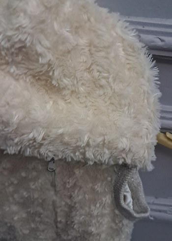 Kız Çocuk Bej Kürklü Triko Yelek - Görsel 9