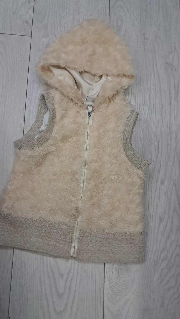 Kız Çocuk Bej Kürklü Triko Yelek - Görsel 2