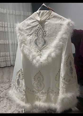 Beyaz Kürklü Nakışlı Çocuk sünnet Takımı - Görsel 3