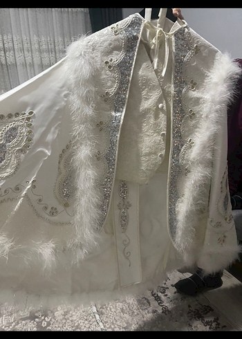 Beyaz Kürklü Nakışlı Çocuk sünnet Takımı - Görsel 2