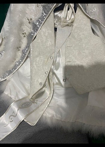 Beyaz Kürklü Nakışlı Çocuk şık Sünnet Takımı - Görsel 4