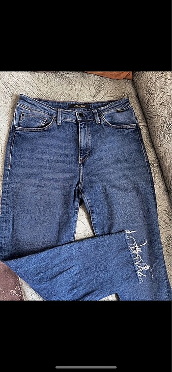 Yırtık paça Mavi jean