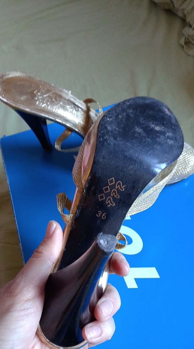 Altın Rengi, Kemerli Dolgu Topuklu Kadın Abiye Ayakkabı - Görsel 4