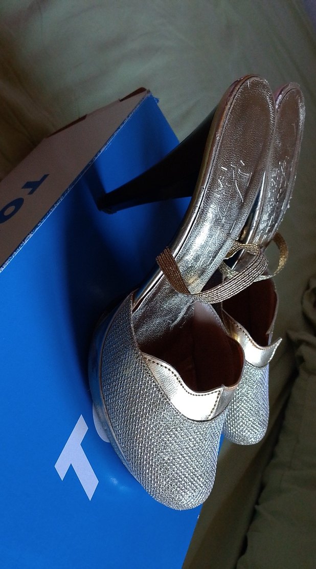 Altın Rengi, Kemerli Dolgu Topuklu Kadın Abiye Ayakkabı - Görsel 3