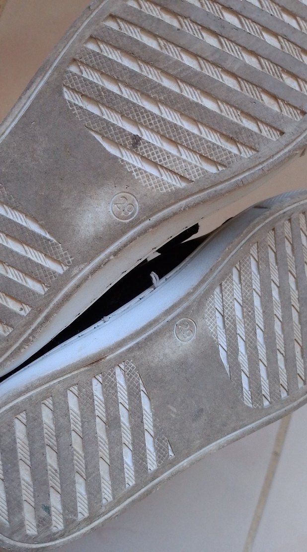 Erkek Çocuk Siyah Cırtcırtlı Spor Ayakkabı - Görsel 3