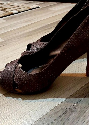 38 Beden MOR Hasır Topuklu Ayakkabı