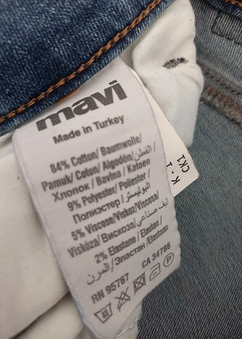 26 Beden beyaz Renk Beyaz Düğmeli Kısa Kollu Gömlek ve Rahat Denim Jean