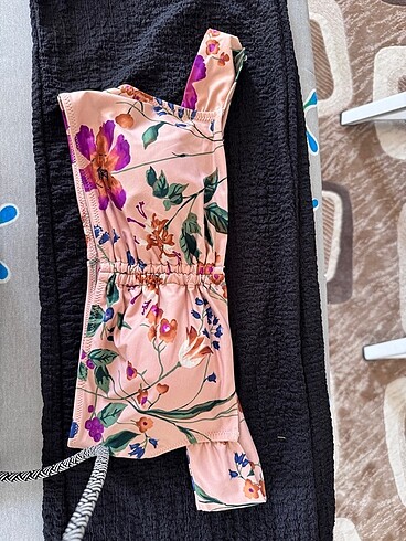 Oysho Bikini üstü