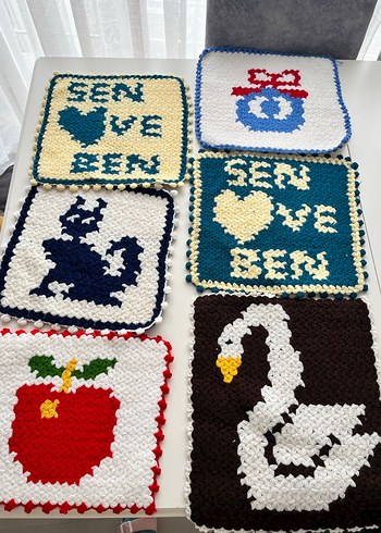 Çiçek ve Desenli Çok Renkli El Örgüsü Lifler - Görsel 5