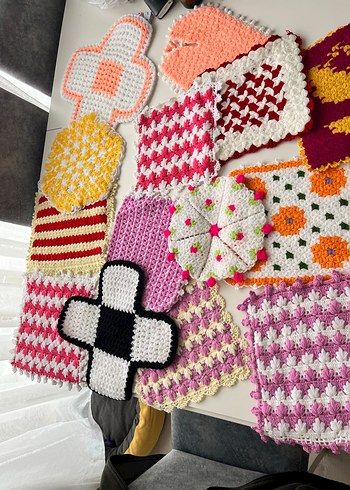 Çiçek ve Desenli Çok Renkli El Örgüsü Lifler - Görsel 4