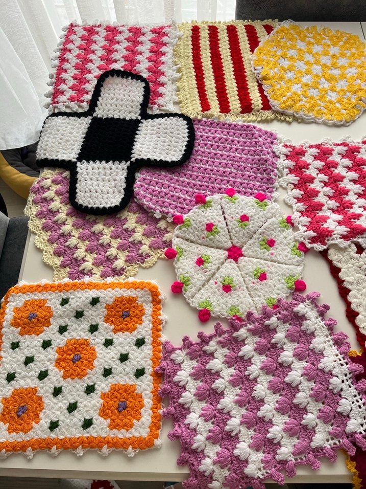 Çiçek ve Desenli Çok Renkli El Örgüsü Lifler - Görsel 2