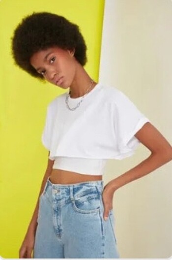TRENDYOLMILLA BEYAZ CROP