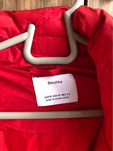 Bershka Şişme mont