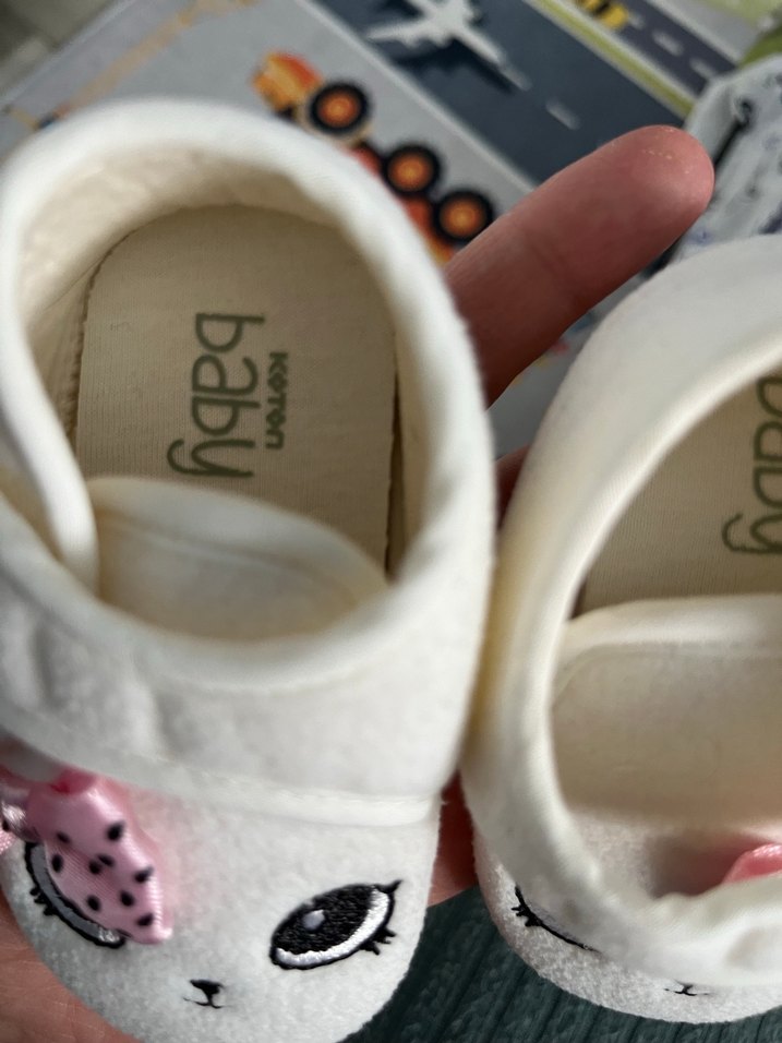 Kız Çocuk Beyaz Nakışlı Sıcak Ev Terliği - Görsel 2