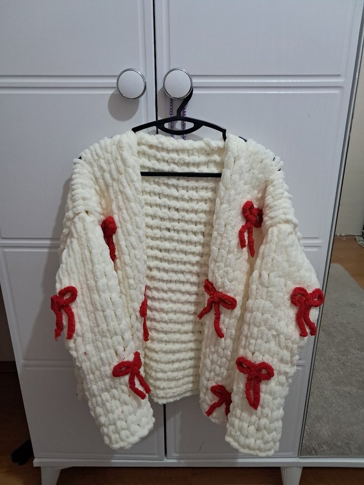 Puffy Fiyonklu Krem Hırka - Görsel 3