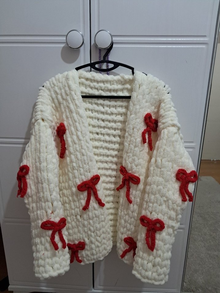 Puffy Fiyonklu Krem Hırka - Görsel 2