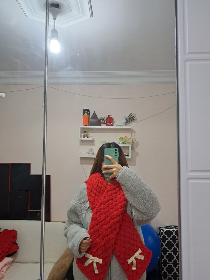 Puffy Kırmızı Atkı - Görsel 3