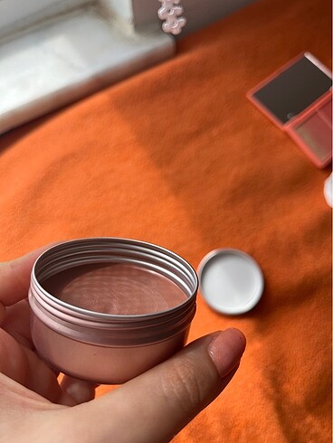  Beden Revolution Glow Balm Naturel nude allık