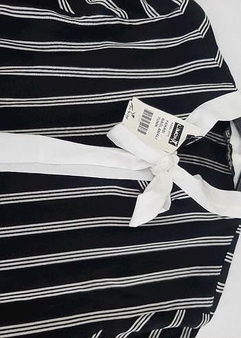 Kadın Beyaz Siyah Çizgili Fiyonklu Uzun Kollu Gömlek - Görsel 5