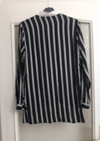 Kadın Beyaz Siyah Çizgili Fiyonklu Uzun Kollu Gömlek - Görsel 2