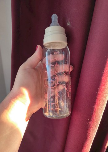 Kırmızı Bebek Biberonu - Görsel 3