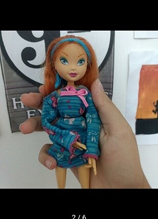 Winx Bloom Mattel oyuncak bebek