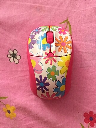 Kablosuz pembe mouse.