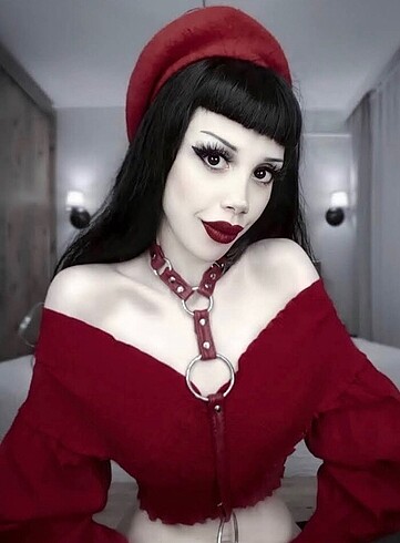 Madonna yaka kırmızı crop