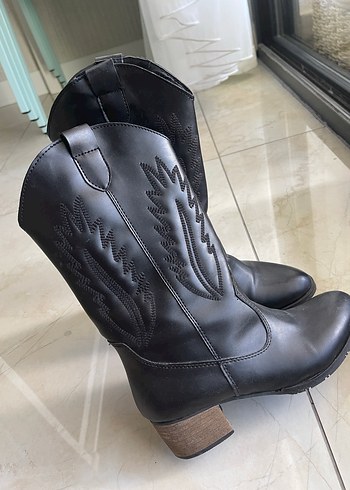 Siyah Nakışlı Deri Kovboy Çizme - Görsel 2