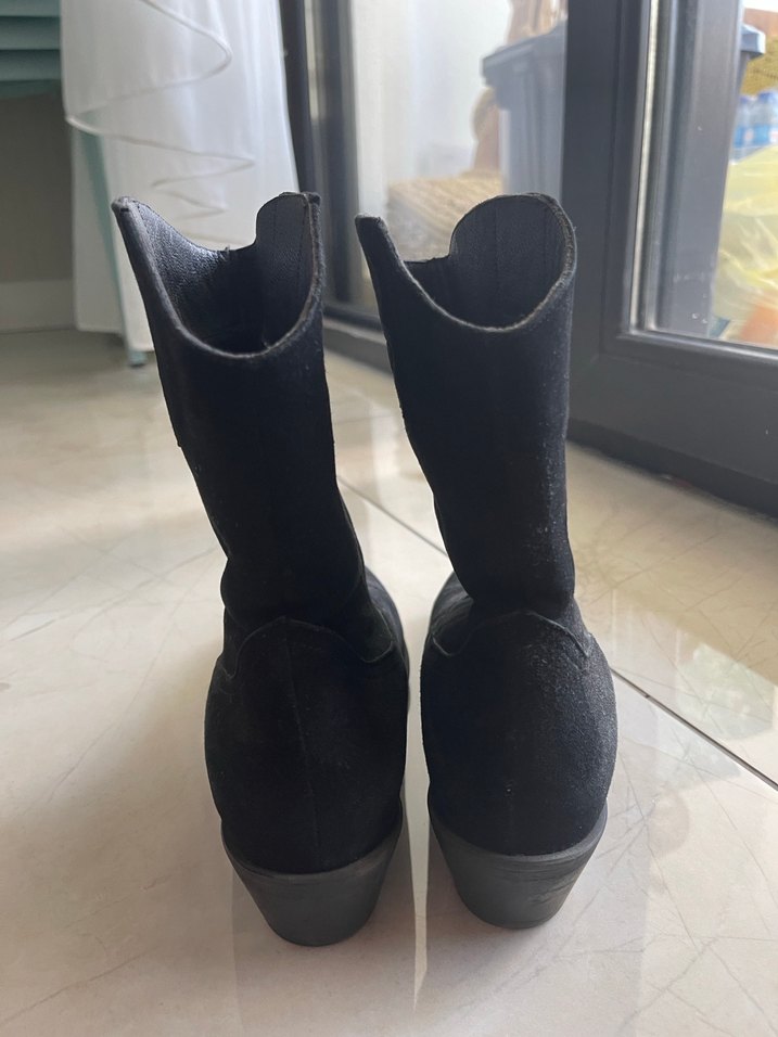 Siyah Süet Kadın Botları Tokalı Topuklu - Görsel 3