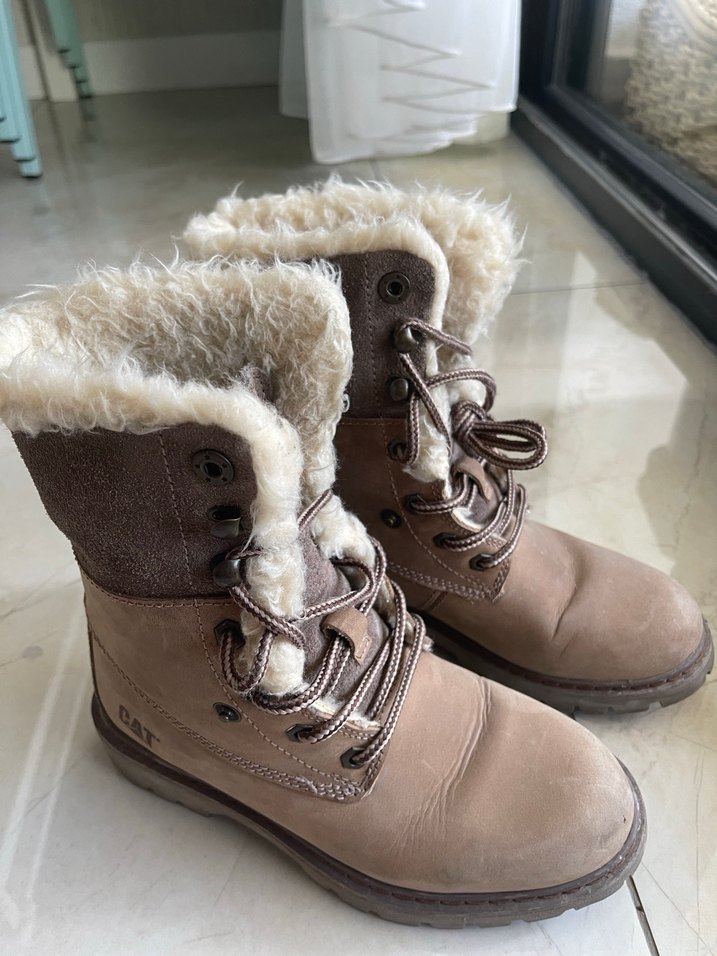 Kahverengi Süet Kürklü Kadın Botu - Görsel 3