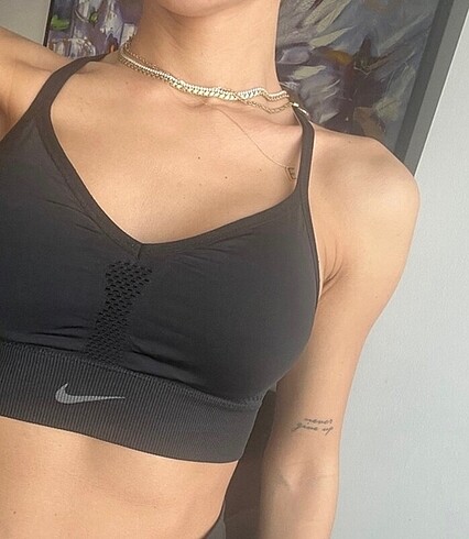 Nike büstiyer