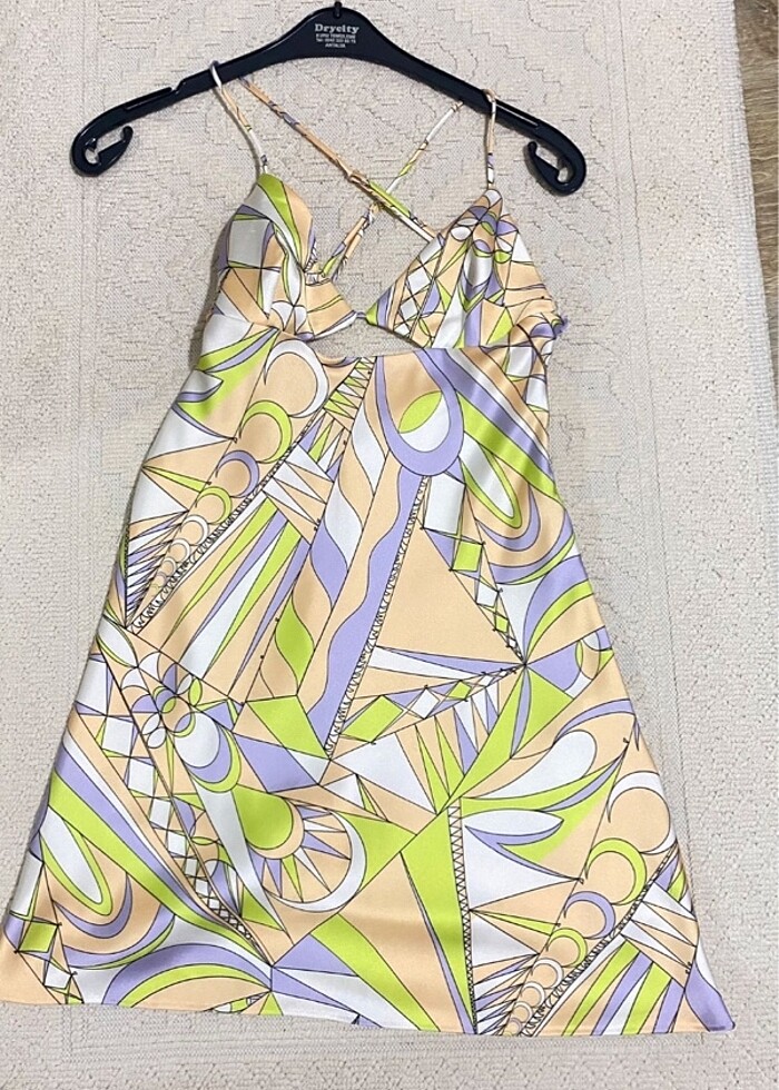 Zara sırt dekolteli kısa elbise - Görsel 3