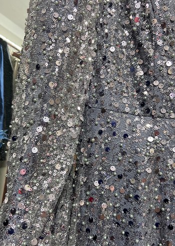 Gri Payetli Uzun Kollu Uzun Abiye Elbise - Görsel 4