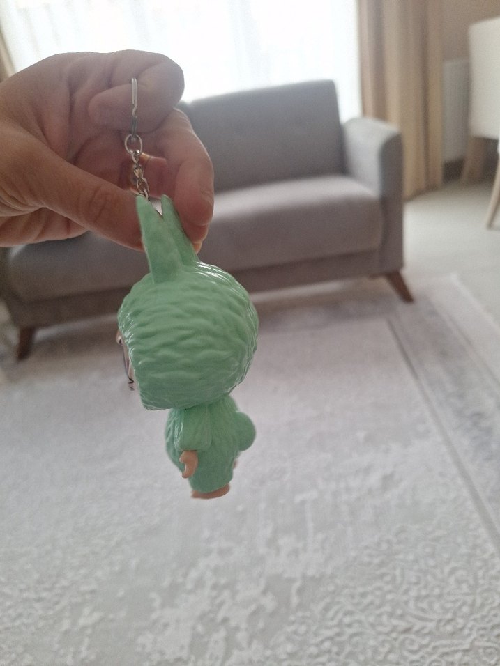 Pastel Yeşil Tavşan Kostümlü Peluş Anahtarlık - Görsel 2