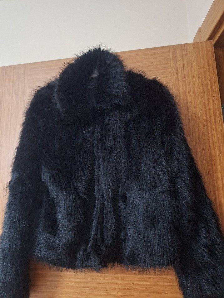 Siyah Kürk Detaylı Kadın mont - Görsel 2