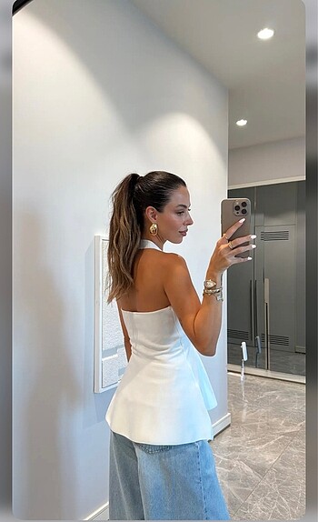 Beyaz önü tokalı bluz - Görsel 3