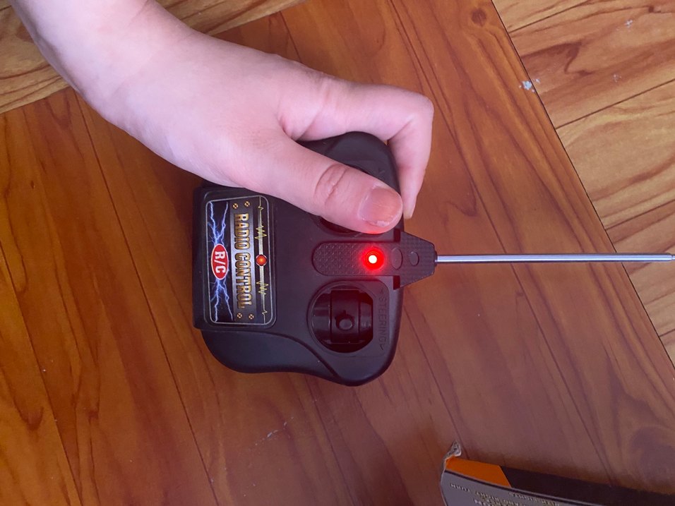 Sarı Uzaktan Kumandalı Oyuncak Araba - Görsel 3