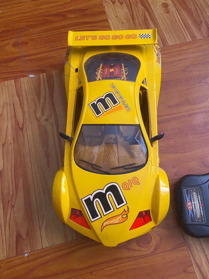 Sarı Uzaktan Kumandalı Oyuncak Araba - Görsel 2