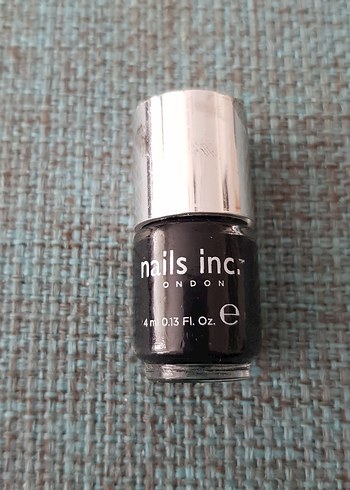 nails inc. siyah oje 4 ml