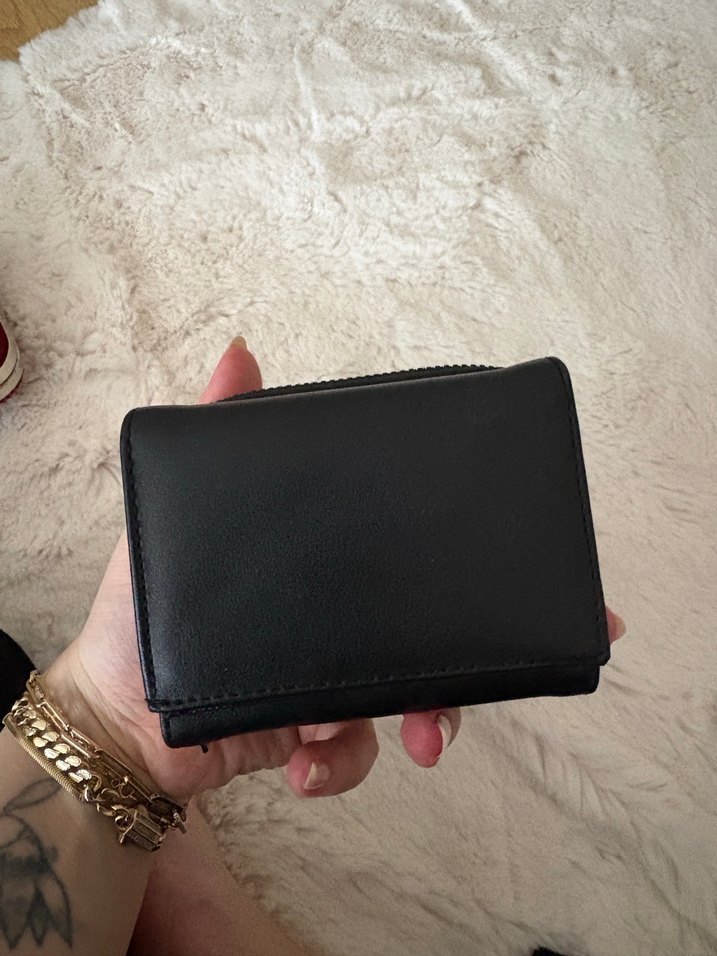 Dikiş Detaylı Siyah Deri Fermuarlı Cüzdan - Görsel 3