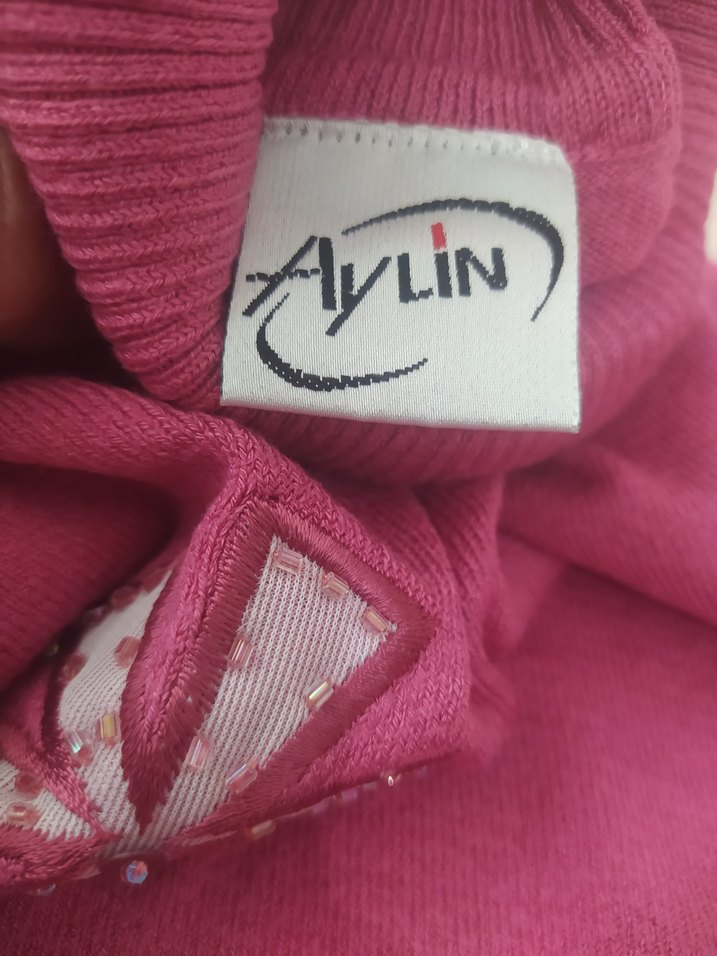 nakış baskılı boğazlı kazak - Görsel 3