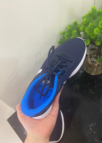 38 Beden lacivert Renk Nike orijinal kadın ayakkabı