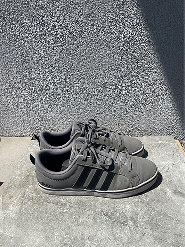 43 Beden Adidas ayakkabı