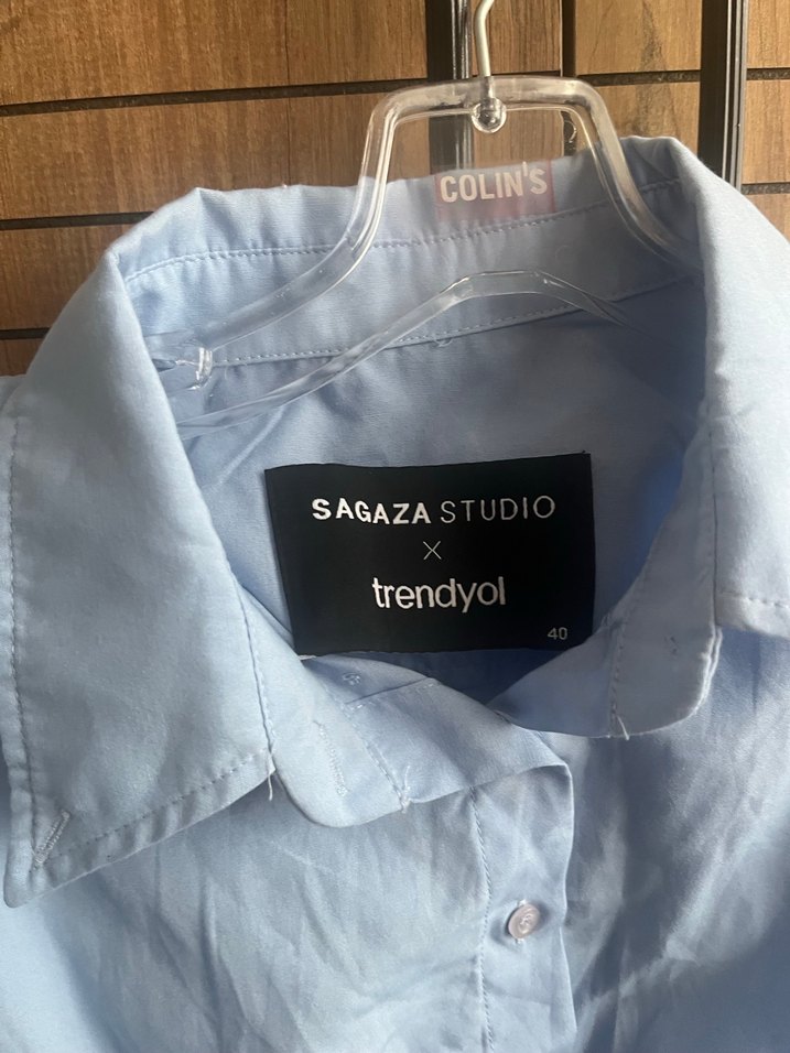 (TRENDYOL X SAGAZA)Mavi Düğmeli Mini Gömlek - Görsel 3
