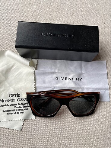 Givenchy güneş gözlüğü