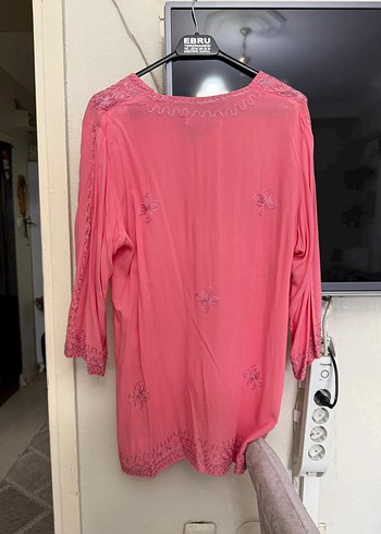 Pembe Bohem V Yaka Dantel Detaylı Bluz - Görsel 3