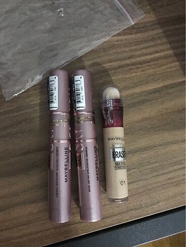 Maybelline kapatıcı ve maskara